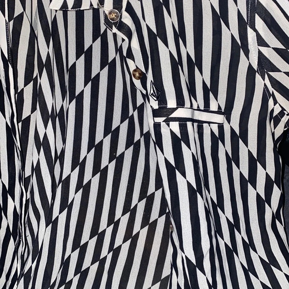 Volcom Sheer Button Down Blouse Sz M - Picture 8 of 8